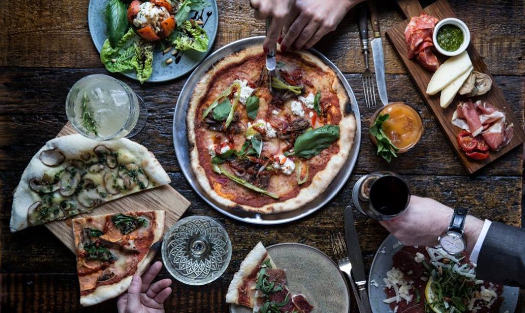 Gorm’s serverer otte lækre italienske retter for 195 kroner – spis pizza og antipasti til du sprækker