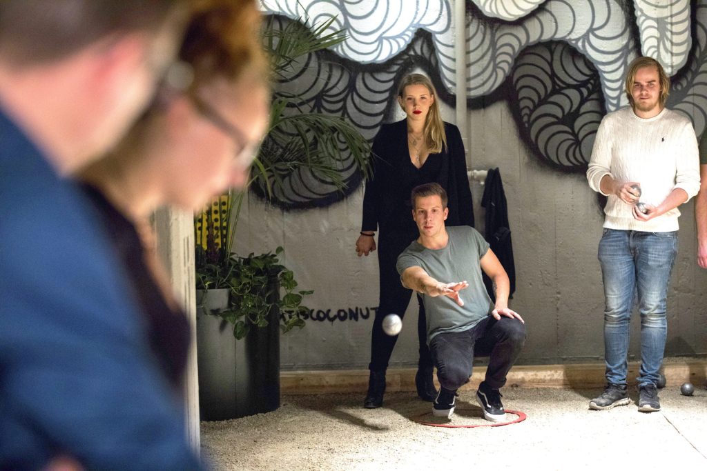 Den franske restaurant Boulebar i Nørregade byder på petanque og ægte bistrostemning