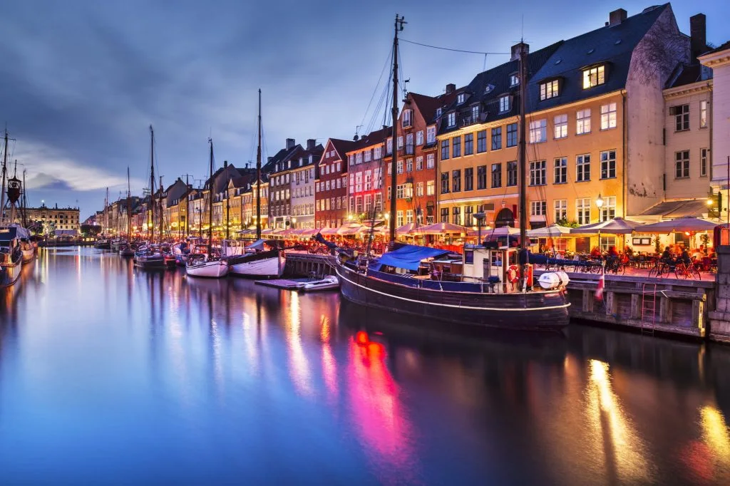 Oplev Hyttefadet: En kulinarisk rejse gennem Nyhavns historie