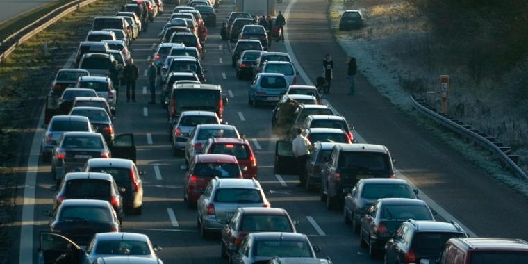 Trafikkaos venter forude: Kør hjemmefra 24. december for at undgå kø og stress