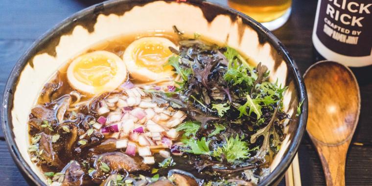 Slurp Ramen Joint i Nansensgade gør dig mæt og holder dig varm i vinterkulden