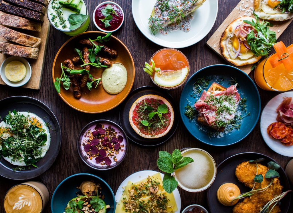 Stil sulten med salte vafler og minipizzaer, når Neighbourhood byder på brunch til halv pris