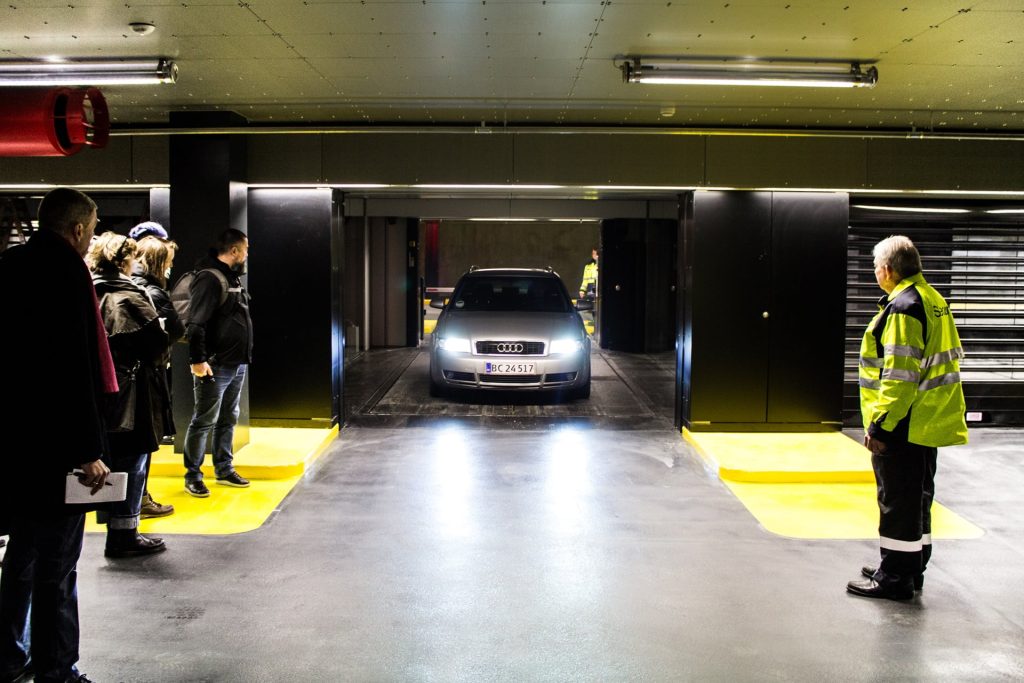 Ny parkeringskælder ved Langebro åbner i dag: Robot parkerer din bil under jorden