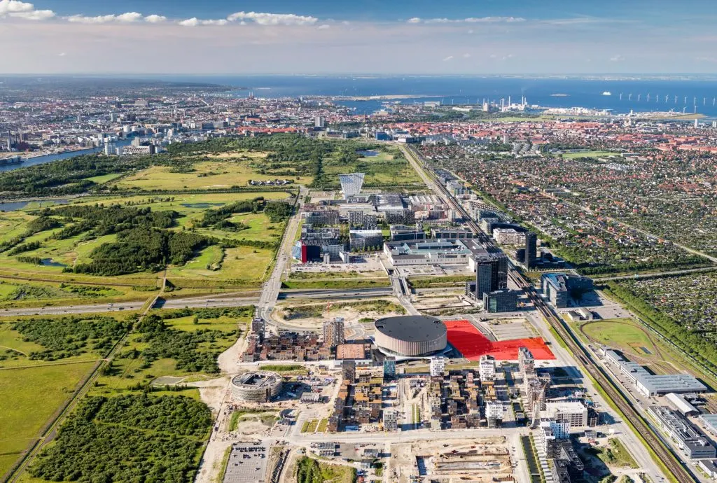 Kommunen køber kæmpe grund ved Royal Arena: 400 boliger, skole og svømmehal på vej
