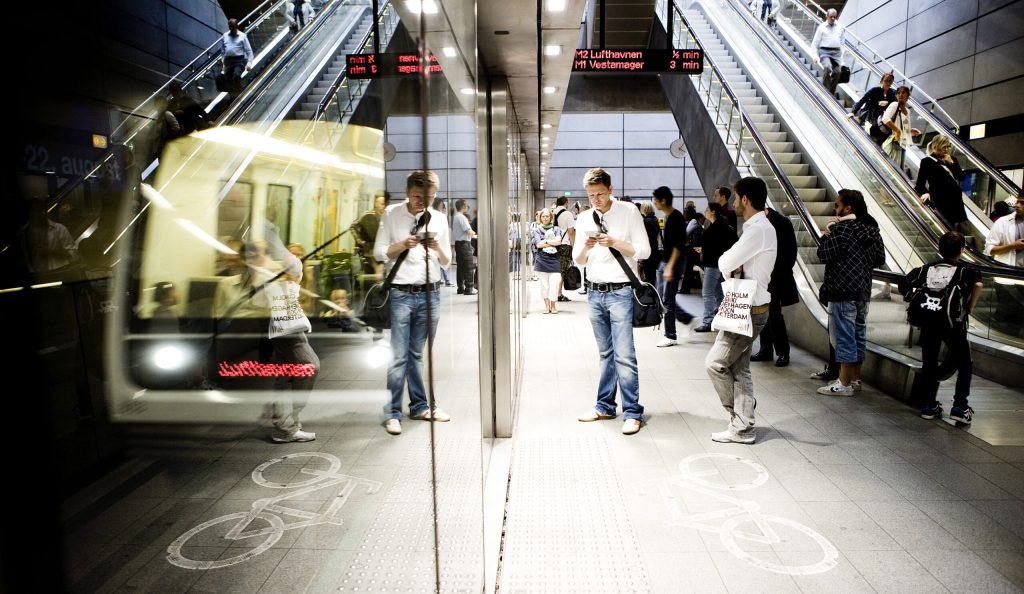 Mindre trængsel i metroen: Nu skal der købes nye tog for to milliarder kroner