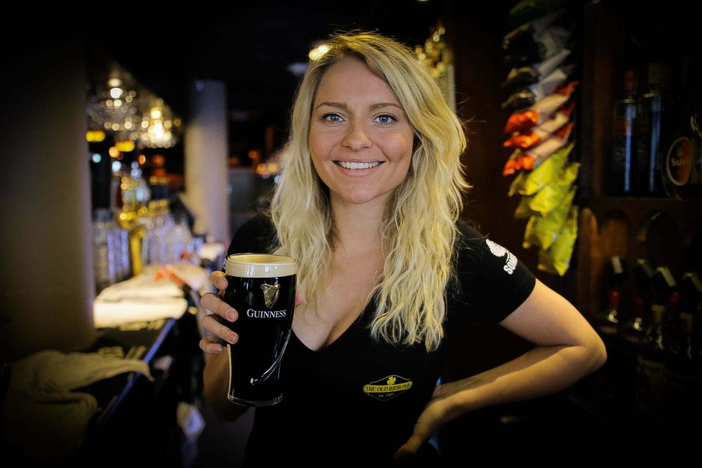 Kom ind og få Guinness og gratis fadøl, når Old Irish Pub slår dørene op fredag på Gråbrødretorv