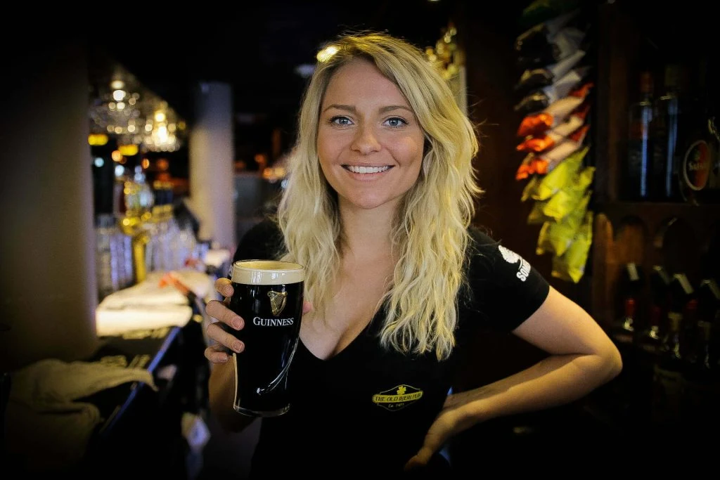Kom ind og få Guinness og gratis fadøl, når Old Irish Pub slår dørene op fredag på Gråbrødretorv