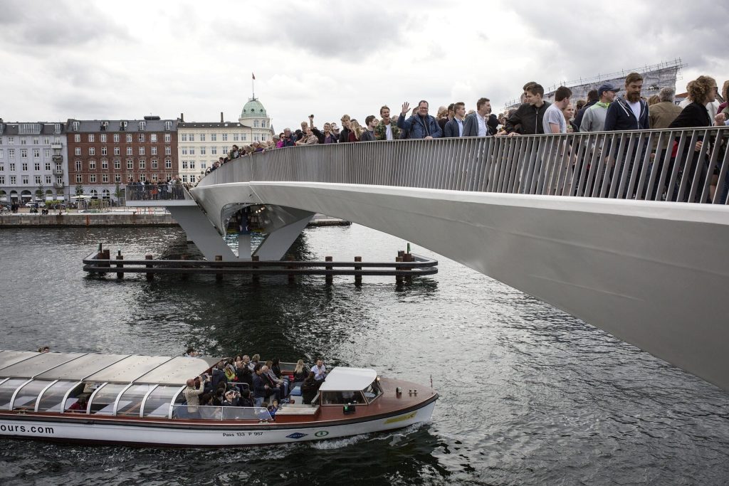 Inderhavnsbroen skaber cykelkaos ved Nyhavn: Nu skal området ændres