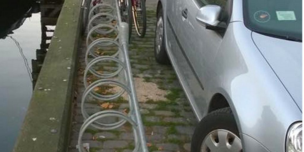 Tusindvis af københavnere griner lige nu af dette billede