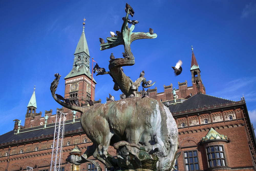 Tre ud af fire københavnere: Politikere må IKKE låne rådhuset gratis
