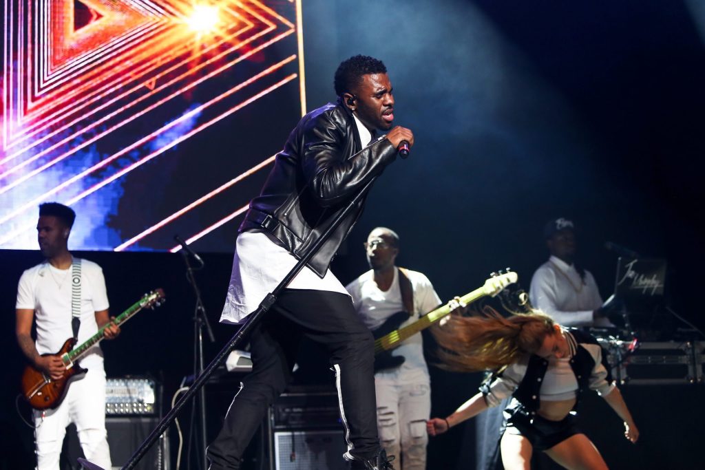 Popstjernen Jason Derulo spiller på Plænen
