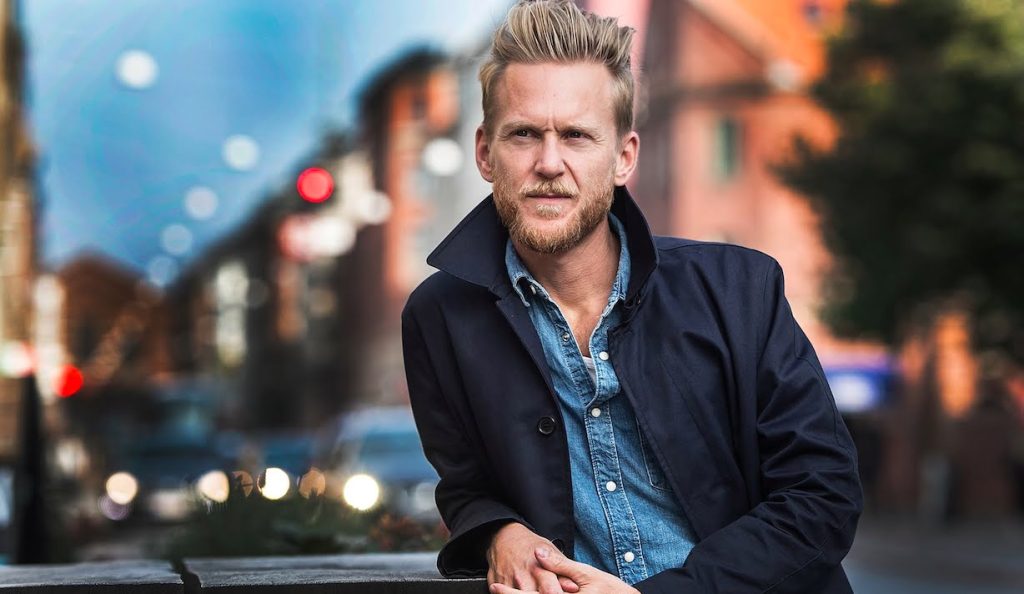 Se billederne: Huxi Bach sælger sin lejlighed på Vesterbro for 5 millioner kroner