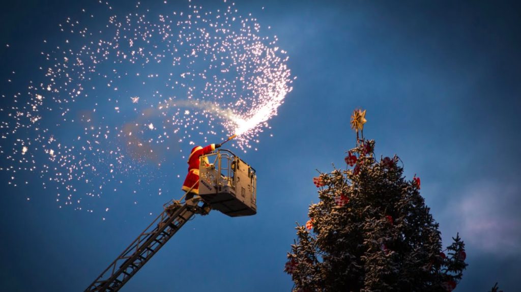Frank Jensen tænder juletræet på Rådhuspladsen på søndag