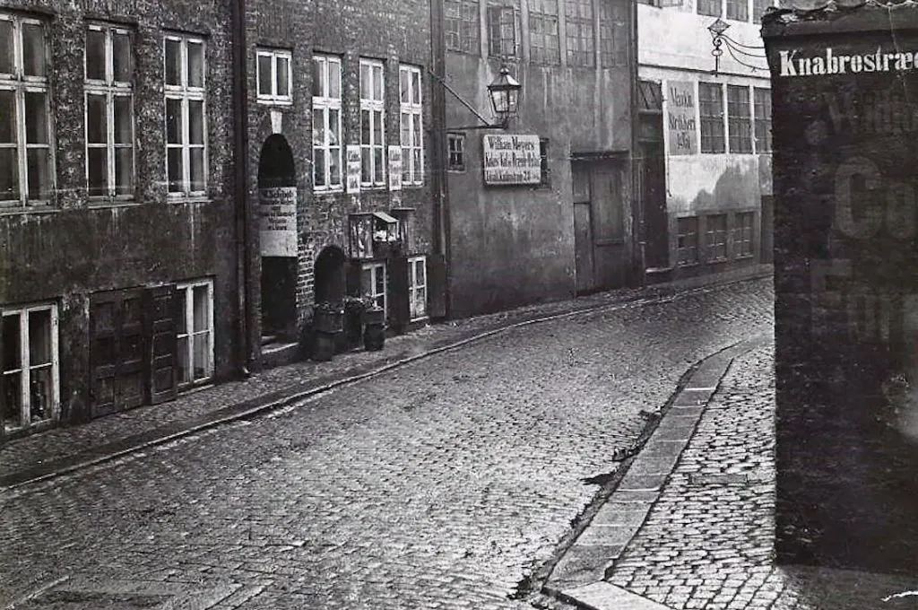 Historien bag de gamle gader i Indre By: Sådan har ‘de latrinære stræder’ fået deres navn